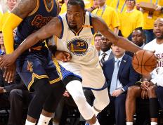 九游-杜兰特在拜仁比赛中关键助攻，高光表现引发热议！的简单介绍