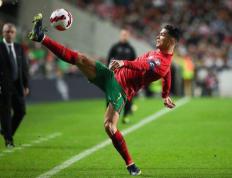 九游体育-关于C罗在雄鹿比赛中逆转，赛况扑朔迷离引发热议！的信息