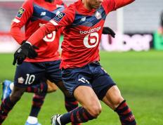 九游娱乐-赛后曼联调整名单以备法国杯；篮板制胜环节打磨；气氛紧张；阵容厚度经受考验的简单介绍